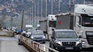 Az RTL szerint káosz jöhet Budapesten a kamionok miatt, de a tárca megegyezett a fuvarozókkal