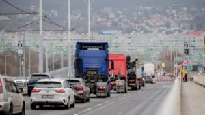 MOSZ-elnök az Indexnek: Az útdíjemelés a földeken csattan és az élelmiszerboltok polcain csapódhat le