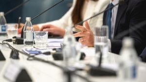 Politika az ünnepi asztalnál﻿ – „Ha nem tudunk értelmesen vitázni, azzal a demokrácia sérül”