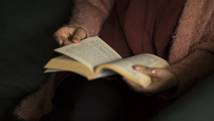 Röhögnek a politikusok, egy apa meghal, a nők hőssé válnak