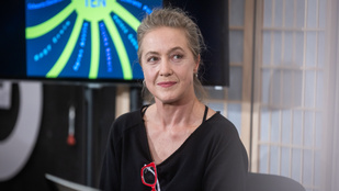 Kirakták Für Anikót egy telt házas előadásból