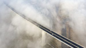 A Kőröshegyi völgyhídnál akart öngyilkos lenni egy nő, közbelépett a rendőrség