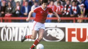 Meghalt a futball Picassója, aki a játékoskijáróban még elszívott egy utolsó cigit