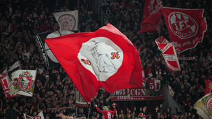 Több mint 12 millió euróra büntette a német labdarúgóklubokat a DFB