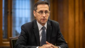 Bődületes összeg: 24 ezer milliárd forint van a magyaroknál, amit Varga Mihályék szívesen látnának