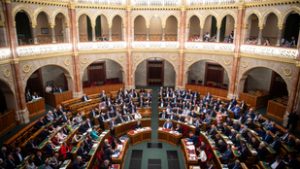 Rendkívüli parlamenti ülést kezdeményeztek, átírnák a rezsicsökkentés szabályait