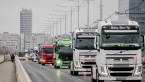 Mintegy 4200 kamion vett részt a fuvarozók decemberi tüntetésén, tárgyalni fognak a minisztériummal