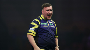 Megtört az évtizedes átok, a tinédzser Luke Littler megvédte világbajnoki címét