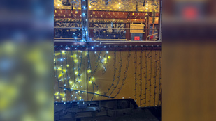 Vandálok támadták meg az egyik fényvillamost Budapesten