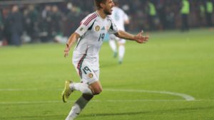 Ezt már nem lehet tagadni: az FTC-t elhagyó Varga Barnabás új csapata sáljában pózolt