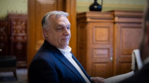 Orbán Viktor: Forr a levegő, a világ átalakulása itt van a nyakunkon