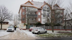 Rendőrök, mentők és tűzoltók jelentek meg hétfőn Dudás Miklós házánál