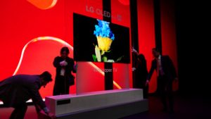 Matricaként simul a falra az LG új tévéje