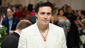 Brooklyn Beckham már csak az ügyvédjén keresztül hajlandó kommunikálni a szüleivel