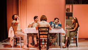 Kitör a járvány, a feldühödött tömeg a laboratóriumot hibáztatja