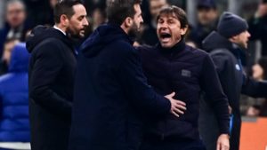 A Napoli kiállított edzője majdnem „megette” a bírót vacsorára a milánói rangadón