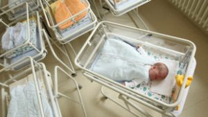 Hová tűntek a spermiumok? – Egyre kevesebb gyerek születik Magyarországon