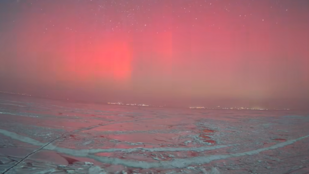 Gyönyörű sarki fény volt látható hajnalban a Balaton felett