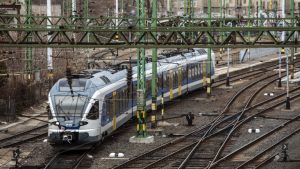 Teljesen felborult a vasúti közlekedés, több fővonal is elesett az extrém erejű szél miatt