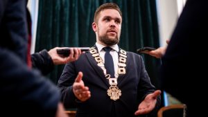 A győri polgármester feloszlatja a közgyűlést, miután eltűnt 1,7 milliárd a városi lakáskasszából