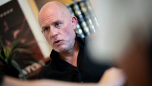 „Nem vagyok sunyi b*zi” – Dopeman kiparodizálta Magyar Péter vallomását