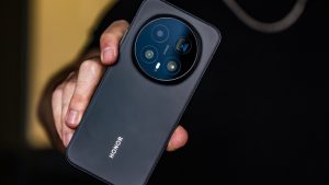 Pofátlanul másolja az Apple-t, mégis ez lett a piac egyik legjobb telefonja