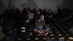 Így deportálják a Közel-Keleten az Iszlám Állam bebörtönzött terroristáit