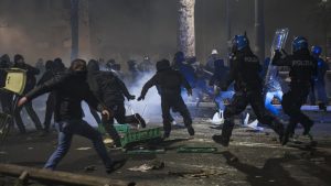 Elszabadult a pokol Torinóban, megtorlásba kezdhet az olasz kormány