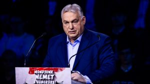 Magyar Péter üzent Orbán Viktornak: Ha esetleg megszorulna a hónap végén, csak szóljon!