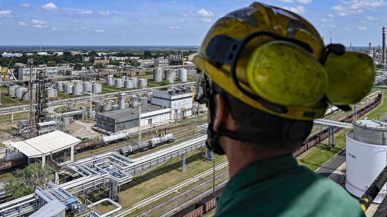Megszólalt a Mol a Dunai Finomító tűzesetben érintett üzemének helyreállításáról