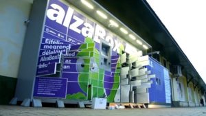 Kifosztottak egy csomagautomatát Tiszaújvárosban, nyomoz a rendőrség