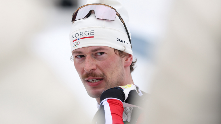 Szerelmi dráma élő adásban, könnyek között vallotta be a sílövő, hogy megcsalta a barátnőjét