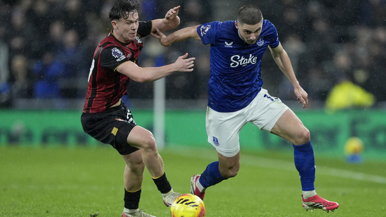Tóth Alexet először nevezték a kezdőcsapatba, a Bournemouth fordítani tudott a liverpooli éjszakában