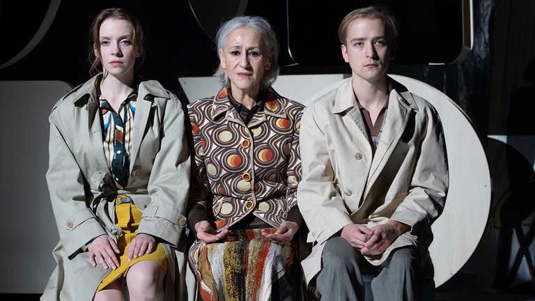 A transznemű, az AIDS-es nővér és a halott fiú