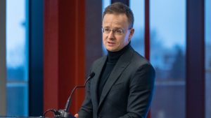 Szijjártó Péter: Volodimir Zelenszkij a választások előtt akarja nehéz helyzetbe hozni a magyar kormányt