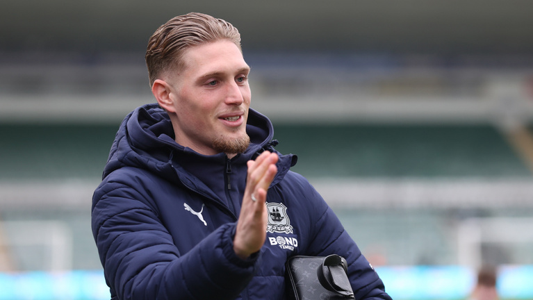 Az angol háromból a szerb élvonalba: csapatot vált a magyar válogatott hátvédje