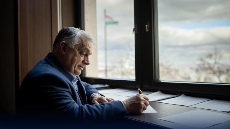 Orbán Viktor hosszú éjszakára készül