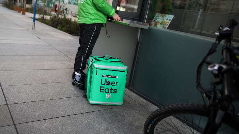 Európába jön az UberEats, hét országban indítja meg ételkiszállító szolgáltatását az Uber